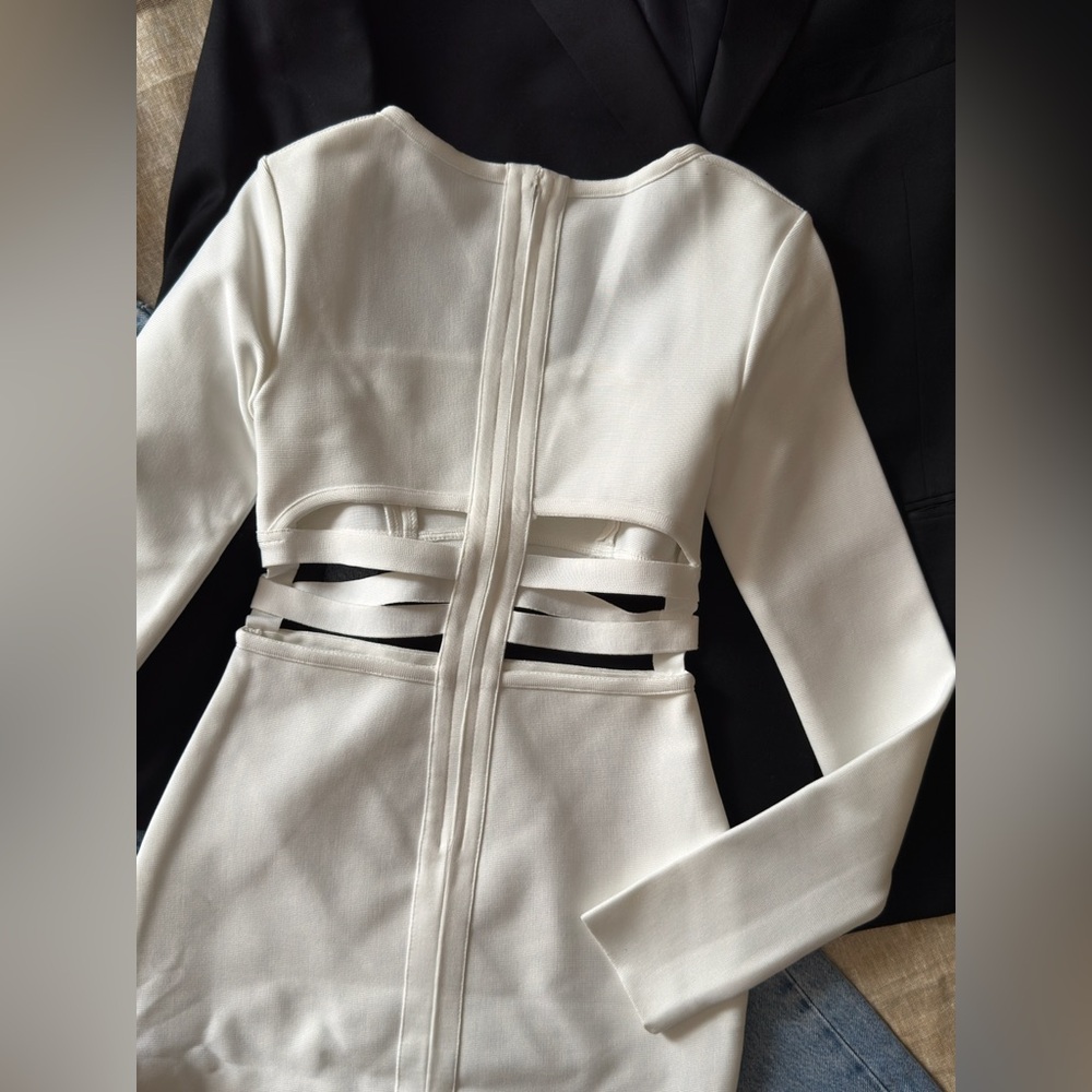 Elegant White Long-Sleeve Cutout Bodycon mini Dress - Picture 2 of 8